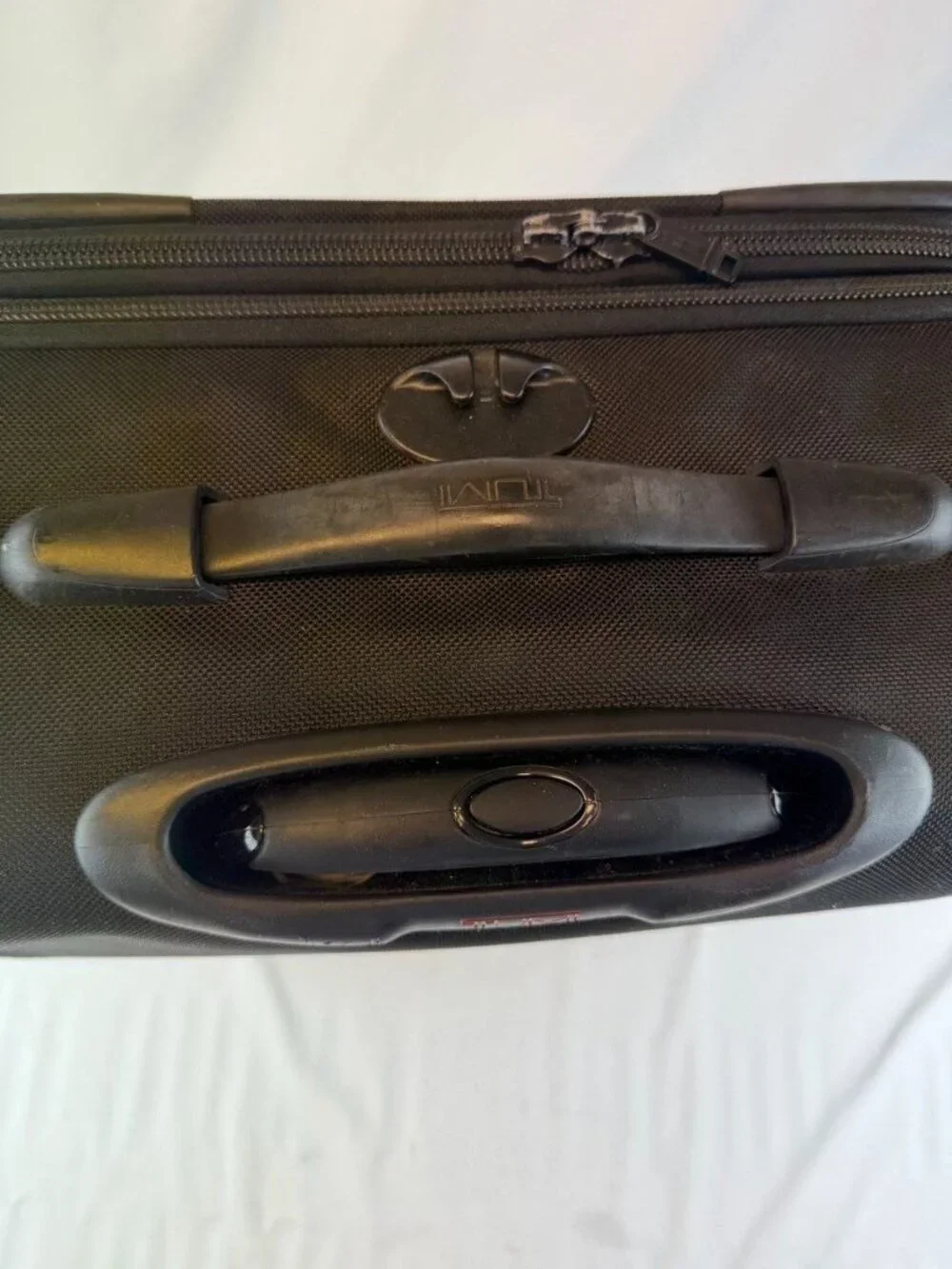 TUMI Black Nylon Alpha 2 Continental Carry On Suitcase 21